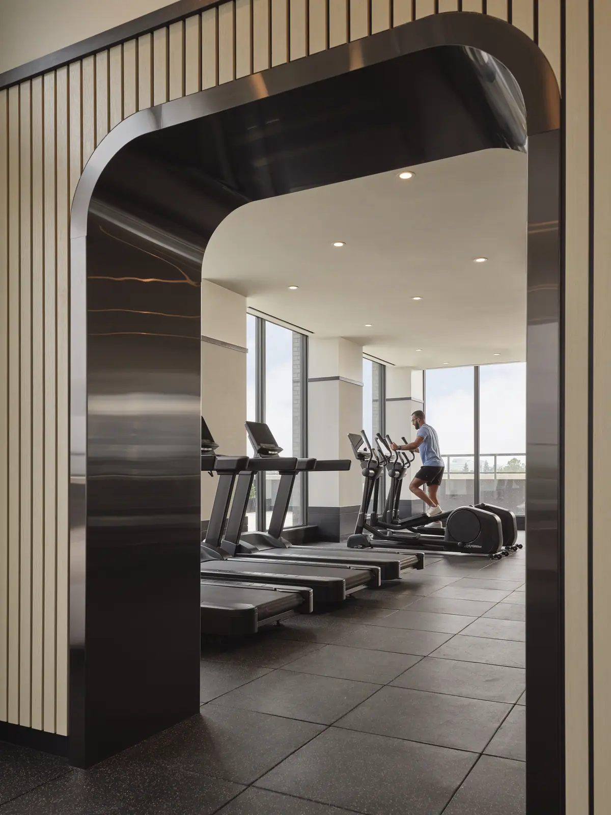 Sloane — South Tower — photo 11